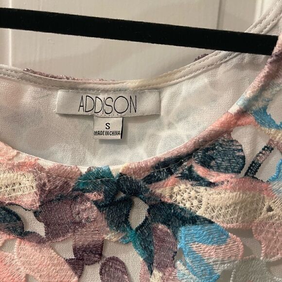 Addison floral shirt with zips on the shoulder size small! In perfect condition - Picture 2 of 5